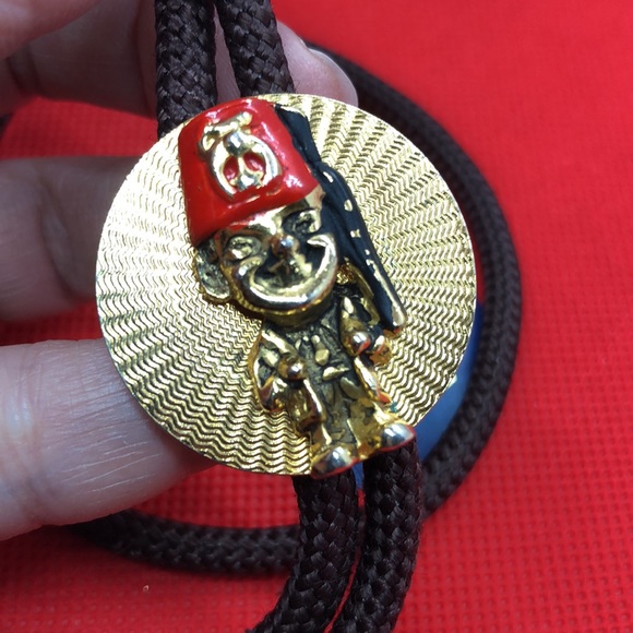 Unique 💗 RARE FOUND 💗 Bolo Tie Gold Plated - Picture 4 of 7